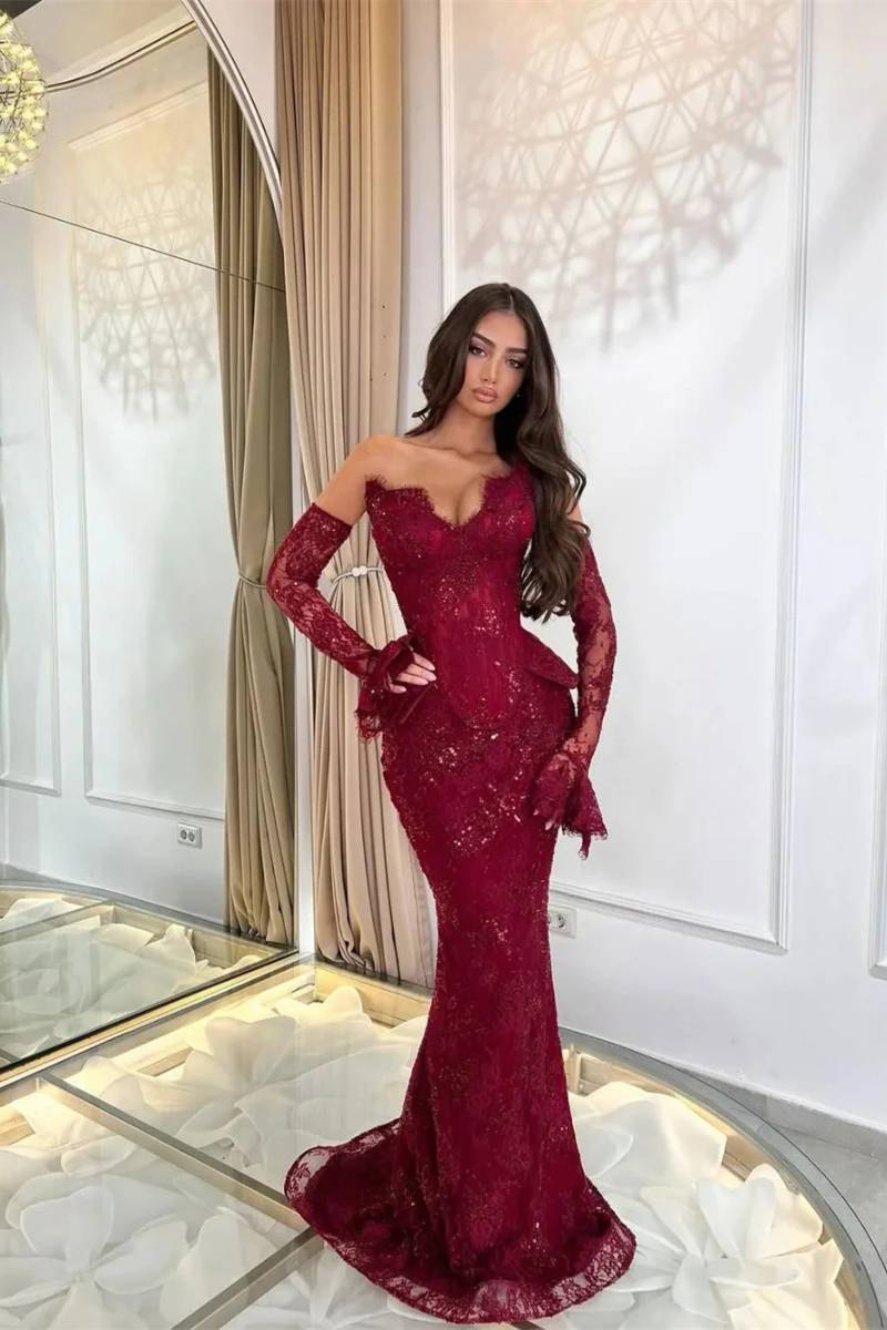 Prom Dress in Burgundy Lallume 