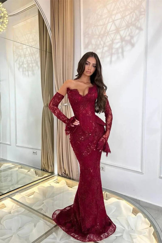 Prom Dress in Burgundy Lallume 